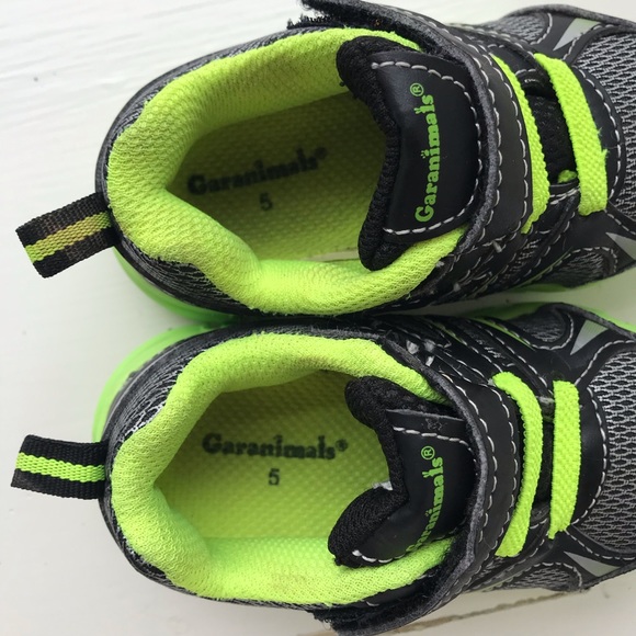 Garanimals Green & Black Baby Boy Sneakers Size 5 - Picture 3 of 9